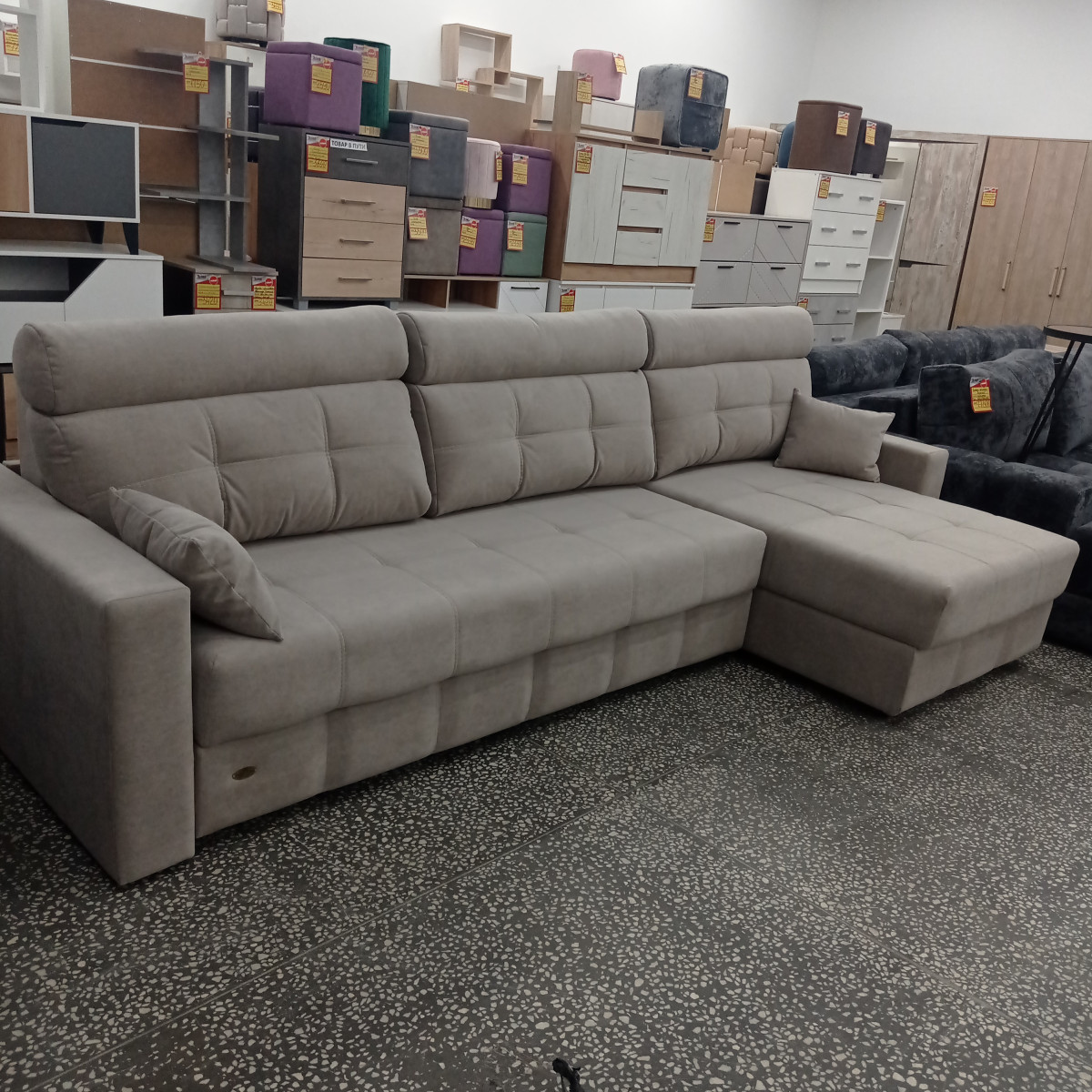 Диван угловой "Бëрн" с мягкими подлокотниками